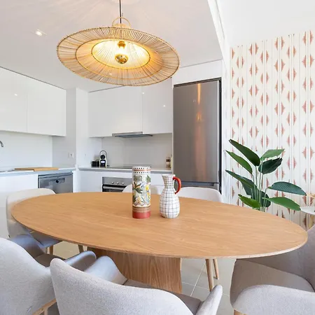 Deluxe With Terrace Aranya By Aora Apartman